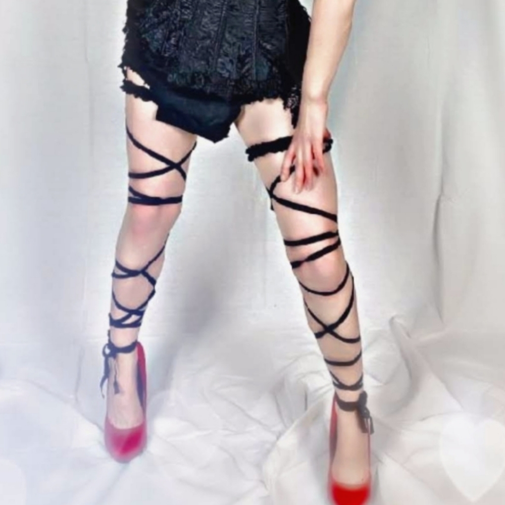 Lace up garters, black, ruffle at elastic thigh area